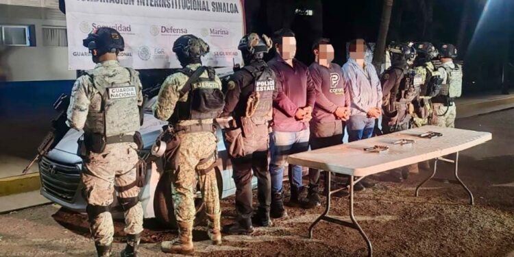 Tres detenidos, aseguramiento de armas y un auto robado durante operativo en Culiacán