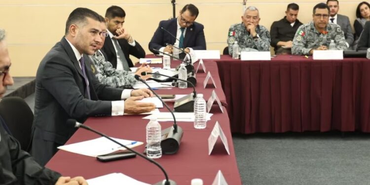 Harfuch se reúne con representantes de transportistas y acuerda fortalecer seguridad en carreteras