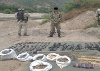 Ejército Mexicano asegura arsenal y municiones en San Ignacio, Sinaloa