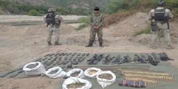 Ejército Mexicano asegura arsenal y municiones en San Ignacio, Sinaloa