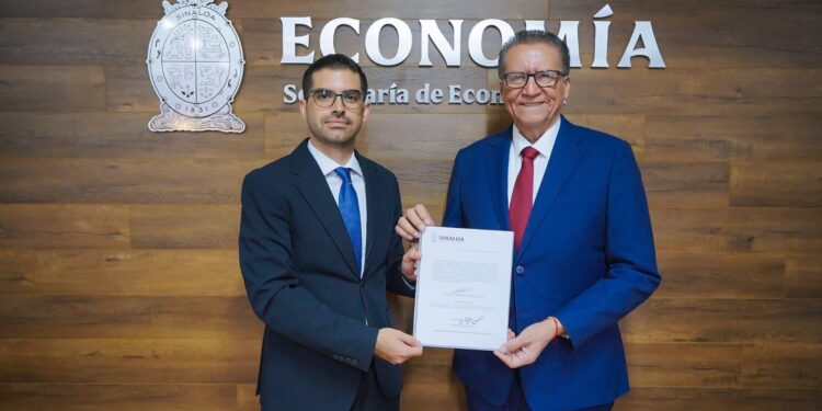 Feliciano Castro toma protesta a Roberto Sánchez como Subsecretario de Promoción y Competitividad Económica