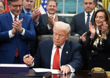 Trump no ha tomado una decisión sobre atacar a Venezuela, dicen funcionarios