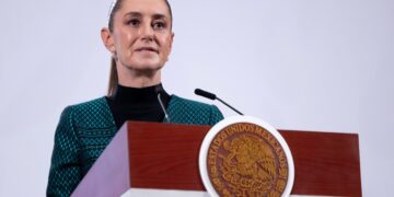 “Abrazar a los jóvenes, no a la delincuencia”: Sheinbaum reflexiona tras asesinato del alcalde de Uruapan
