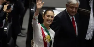 Reclamo heredado: Sheinbaum relata en su libro que AMLO no quería que asumiera el pleito con España
