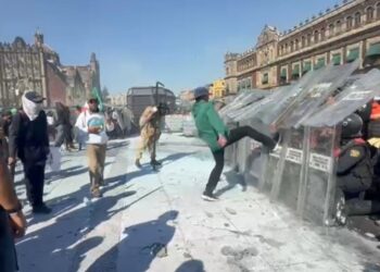 Se deslinda Sheinbaum de grupos violentos