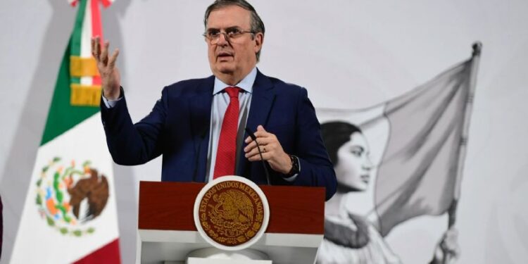 Aumentan IED y exportaciones:Ebrard