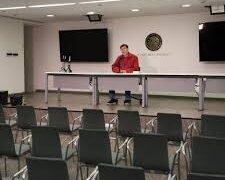 Noroña se queda solo en conferencia de prensa tras insultar a alcaldesa