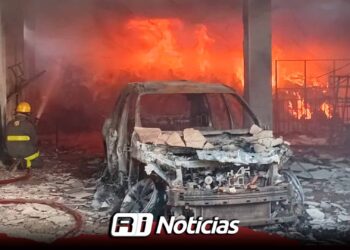 Se incendia bodega de telas y persianas en Escuinapa