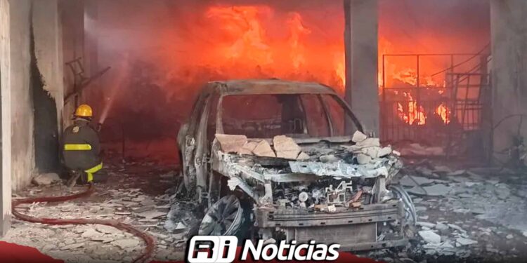 Se incendia bodega de telas y persianas en Escuinapa