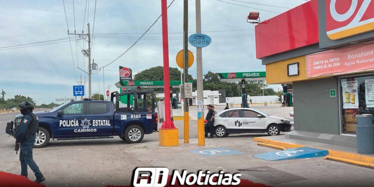 Balacera deja daños en tienda y gasolinera en la sindicatura de Costa Rica