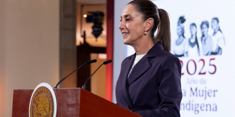 Sheinbaum denuncia al hombre que la acosó en Centro Histórico de CDMX