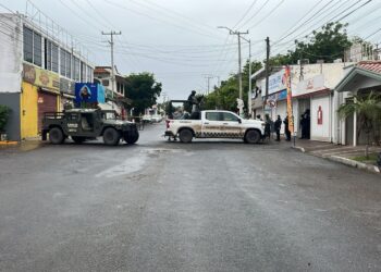 Militares desactivan artefactos explosivos localizados en la colonia CANACO, Culiacán