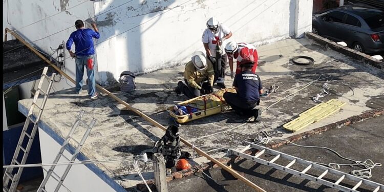 Trabajador de congeladora sufre descarga eléctrica en la colonia Gabriel Leyva en Mazatlán