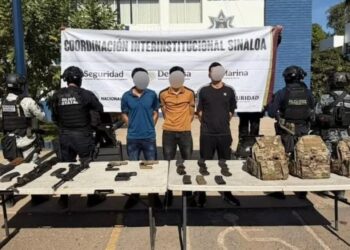 Aseguran 11 armas y más de 1500 cartuchos tras recorridos de vigilancia en Navolato, Sinaloa