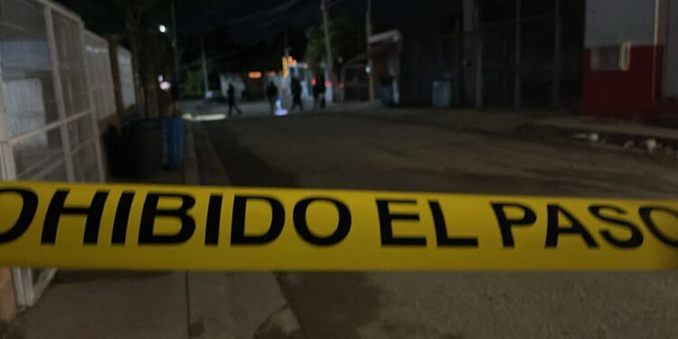 Atacan y prenden fuego a vivienda en Bellavista, Culiacán; madre e hijo quedan heridos