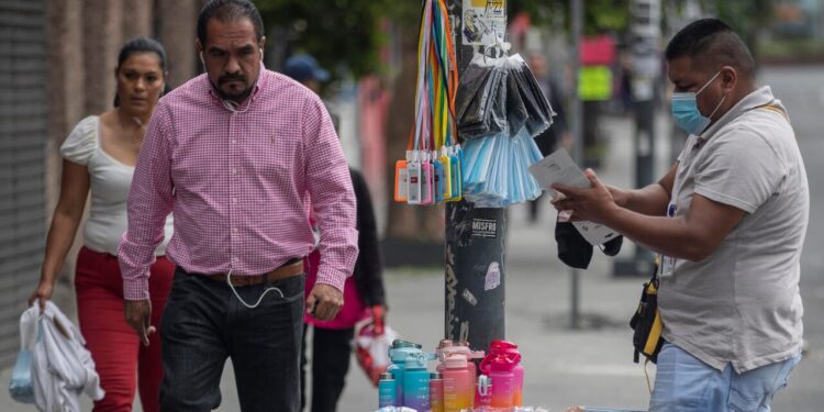 Tasa de desempleo en México llega al 2.7 % en noviembre: Inegi