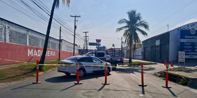 Por trabajos de vaciado de loza, circulación de la avenida Gabriel Leyva será lenta