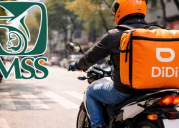 Desde el 1 de enero de 2026, repartidores en moto deberán rondar los $14,000 pesos al mes para acceder al IMSS: ¿Qué cambió en el cálculo del ingreso neto?