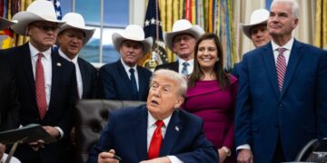 Trump minimiza nuevas fotos con Epstein publicadas por el Congreso: “No son gran cosa”
