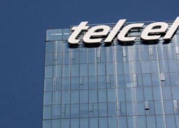 Telcel pide a sus clientes vincular teléfono con CURP e INE o su línea será suspendida