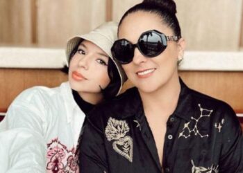 Madre de Ángela Aguilar denuncia ciberacoso tras meses imparables de críticas hacia su hija en redes