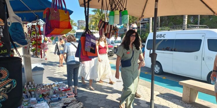 Cruceristas dinamizan actividad turística de Mazatlán durante la semana de Navidad