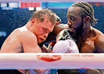Canelo Álvarez quiere la revancha con Terence Crawford en septiembre del 2026, revela Eddy Reynoso