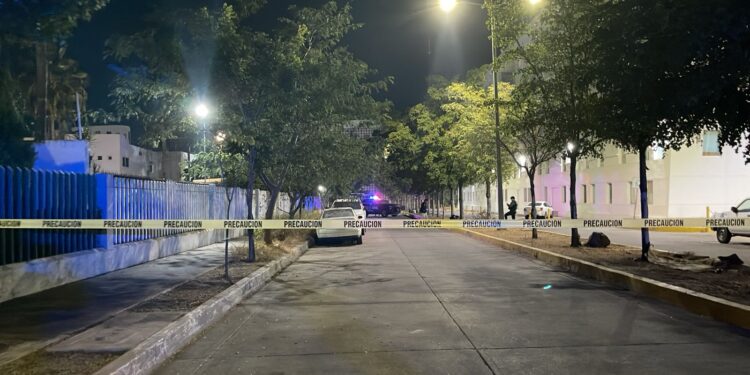 Asesinan a balazos a presunto policía estatal en Tres Ríos