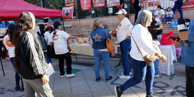 Sillas vacías recuerdan ausencias y exigen justicia en Sinaloa