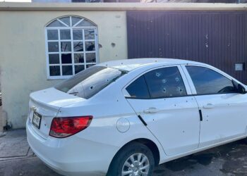 Balean y vandalizan dos viviendas y un vehículo en Culiacán