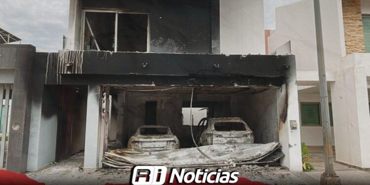 Atacan e incendian casa en exclusiva privada de Culiacán