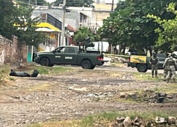 Localizan un cuerpo “embolsado” en la colonia Libertad, en Culiacán