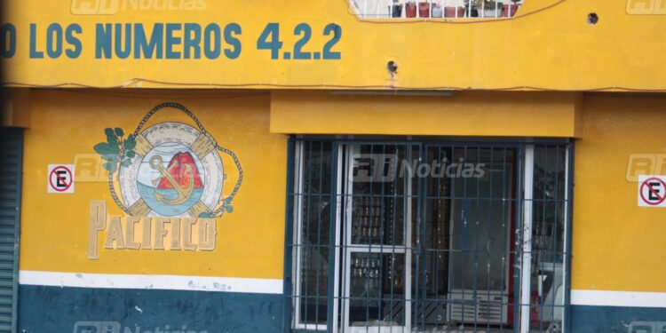 Rafaguean depósito de cerveza en El Toreo, en Mazatlán