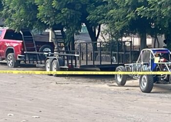 Balacera en la colonia Emiliano Zapata deja dos vehículos con impactos de bala en Culiacán