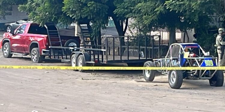 Balacera en la colonia Emiliano Zapata deja dos vehículos con impactos de bala en Culiacán