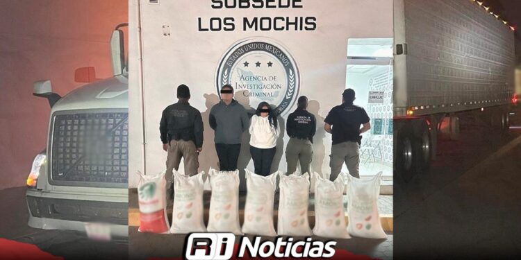 Detienen a dos hombres que trasladaban 320 kilos de metanfetamina en un tractocamión en Ahome