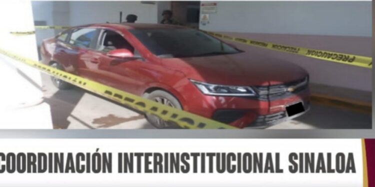 Autoridades federales detiene a 3 civiles con armas y municiones y un vehículo recién despojado