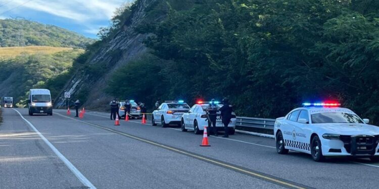 Uno de los siete cuerpos localizados sin vida en la autopista Mazatlán – Durango se investiga como feminicidio
