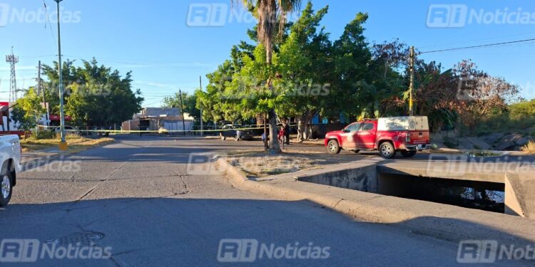 Abandonan camioneta y localizan casquillos percutidos en Santa Fe