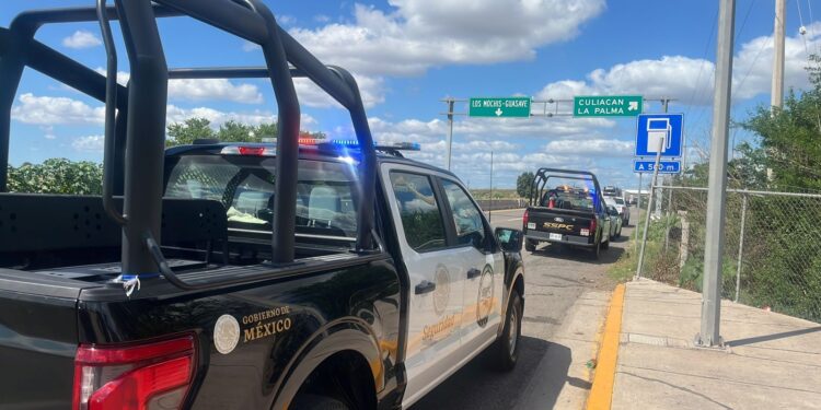 Dos policías estatales resultan lesionados tras ser arrollados en punto de revisión al norte de Culiacán