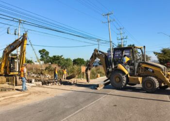 Trabajos de colector hidrosanitario generarán cierre de circulación en la avenida Manuel J. Clouthier