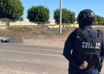 Abandonan cuerpo envuelto en plástico en Villa Juárez, Navolato