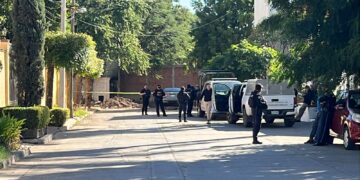 Encuentran a hombre sin vida envuelto en plásticos en la colonia Issstesin, en Culiacán
