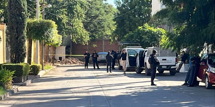 Encuentran a hombre sin vida envuelto en plásticos en la colonia Issstesin, en Culiacán