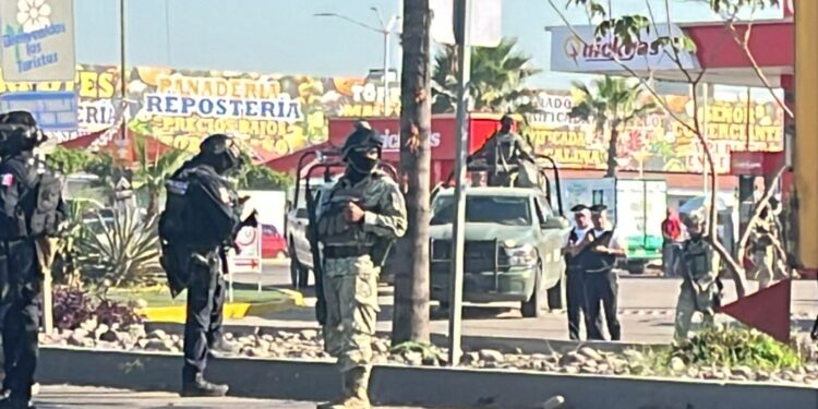 Intento de despojo de unidad desata balacera en el bulevar Jesús Kumate, en Culiacán