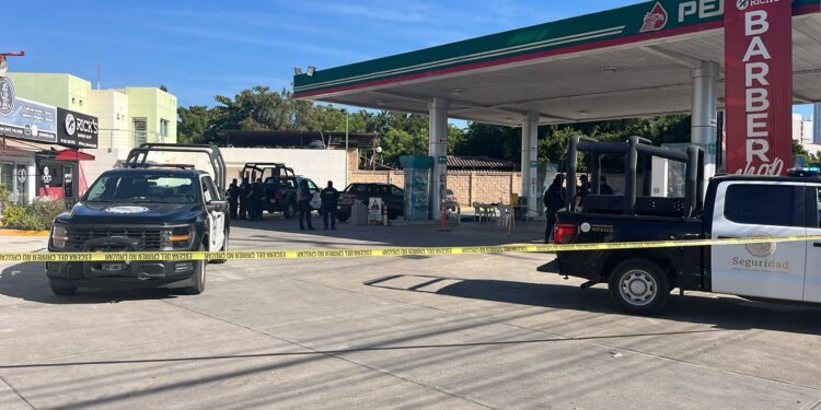 Ejecutan a balazos a hombre en el Desarrollo Tres Ríos, en Culiacán