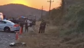 Localizan a hombre sin vida envuelto en una cobija en la autopista Mazatlán-Culiacán