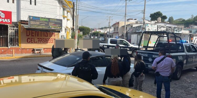 Atacan a balazos a tripulantes de vehículo en la colonia Libertad, en Culiacán