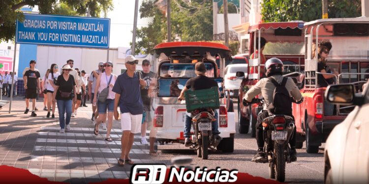 “Cruceros dejarán dinero este cierre de año”, transportistas tras arribo del Crucero Royal Princess a Mazatlán