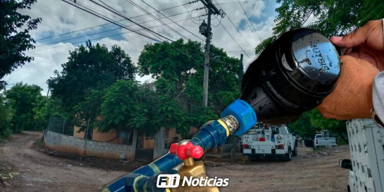 Vecinos de El Vainillo sufren por falta de suministro de agua potable: Acumulan 4 días sin el vital líquido